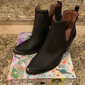 NIB Jeffrey Cromwell Distressed Black Bootie Sz 8.5